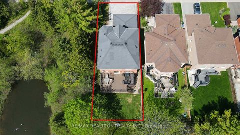 Photo 2 at 221 Humberland Drive, Oak Ridges, Richmond Hill