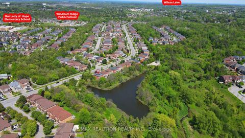 Photo 3 at 221 Humberland Drive, Oak Ridges, Richmond Hill