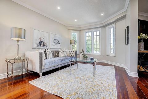 Photo 8 at 221 Humberland Drive, Oak Ridges, Richmond Hill