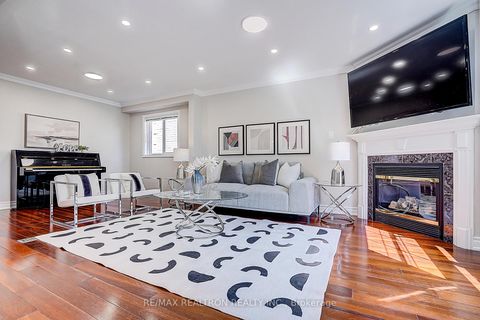 Photo 14 at 221 Humberland Drive, Oak Ridges, Richmond Hill