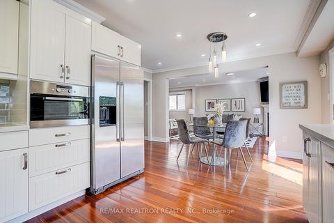 Photo 20 at 221 Humberland Drive, Oak Ridges, Richmond Hill
