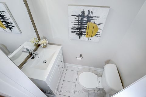 Photo 21 at 221 Humberland Drive, Oak Ridges, Richmond Hill