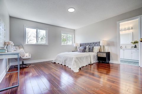 Photo 24 at 221 Humberland Drive, Oak Ridges, Richmond Hill