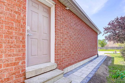 Photo 34 at 221 Humberland Drive, Oak Ridges, Richmond Hill