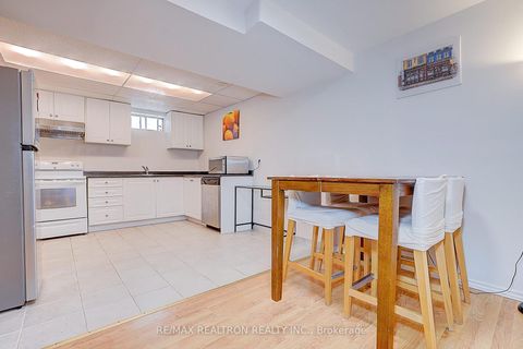 Photo 36 at 221 Humberland Drive, Oak Ridges, Richmond Hill