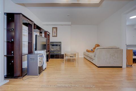 Photo 39 at 221 Humberland Drive, Oak Ridges, Richmond Hill