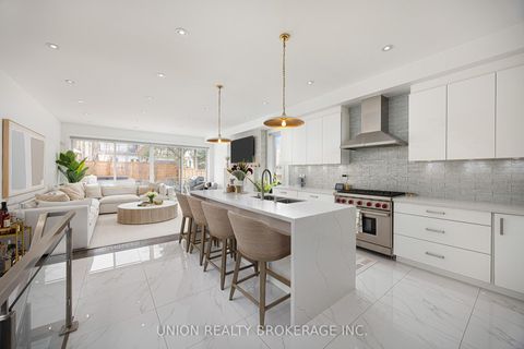 Photo 4 at 105 Kenilworth Avenue, The Beaches, Toronto