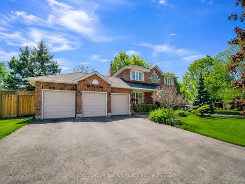 Photo 0 at 48 Maple Way, Sharon, East Gwillimbury