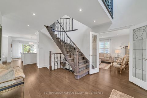 Photo 6 at 48 Maple Way, Sharon, East Gwillimbury
