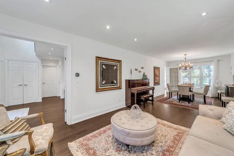 Photo 7 at 48 Maple Way, Sharon, East Gwillimbury