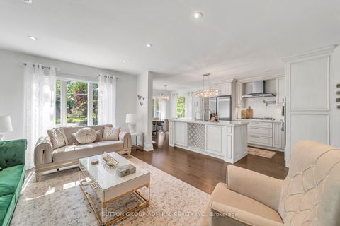 Photo 14 at 48 Maple Way, Sharon, East Gwillimbury