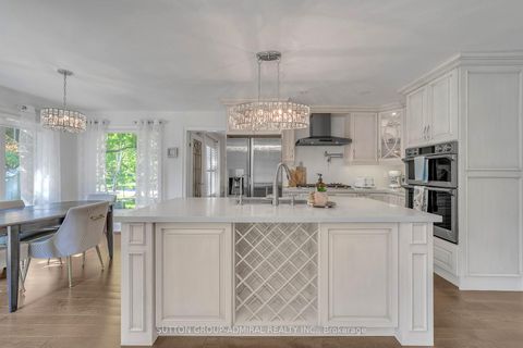 Photo 17 at 48 Maple Way, Sharon, East Gwillimbury