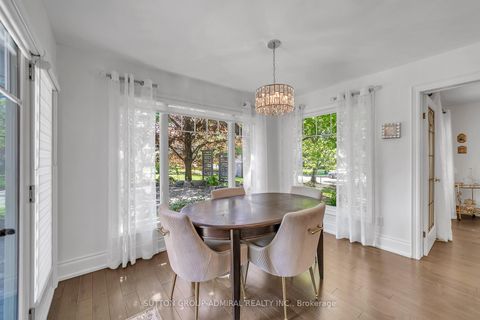 Photo 20 at 48 Maple Way, Sharon, East Gwillimbury