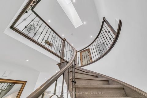 Photo 23 at 48 Maple Way, Sharon, East Gwillimbury