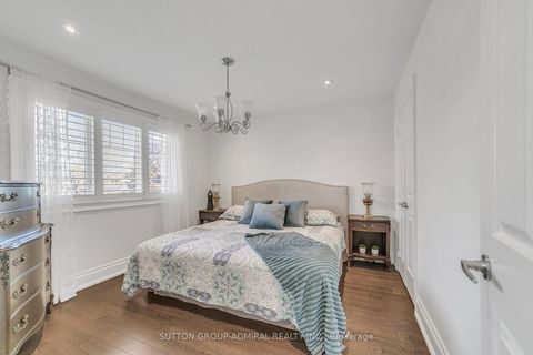 Photo 28 at 48 Maple Way, Sharon, East Gwillimbury
