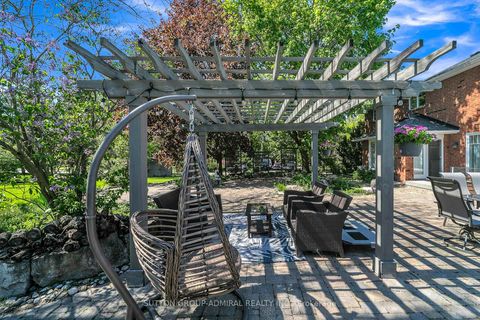 Photo 36 at 48 Maple Way, Sharon, East Gwillimbury