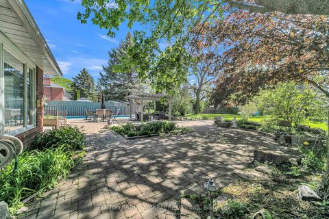 Photo 40 at 48 Maple Way, Sharon, East Gwillimbury