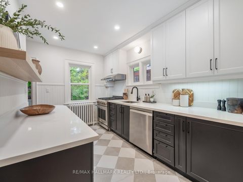 Photo 8 at 33 Mortimer Avenue, Broadview North, Toronto