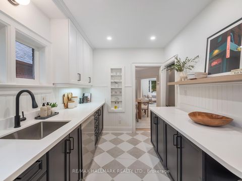 Photo 10 at 33 Mortimer Avenue, Broadview North, Toronto