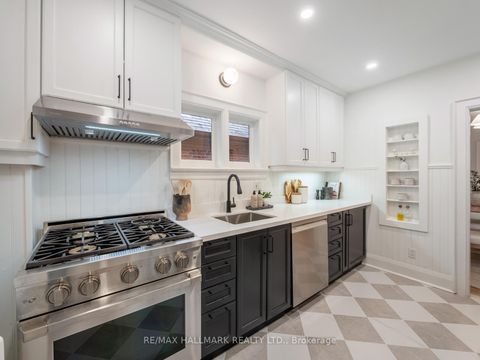 Photo 11 at 33 Mortimer Avenue, Broadview North, Toronto
