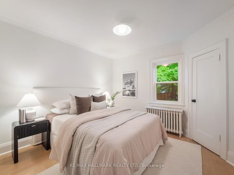 Photo 12 at 33 Mortimer Avenue, Broadview North, Toronto
