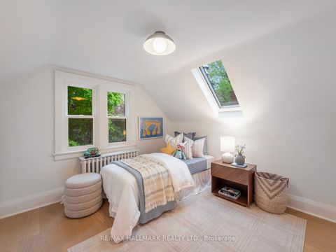 Photo 22 at 33 Mortimer Avenue, Broadview North, Toronto