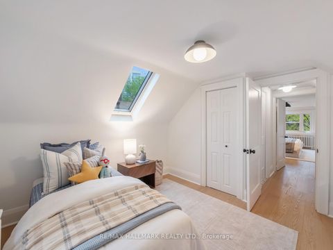 Photo 25 at 33 Mortimer Avenue, Broadview North, Toronto