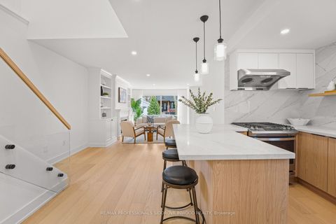 Photo 11 at 2 Ostend Avenue, Swansea, Toronto