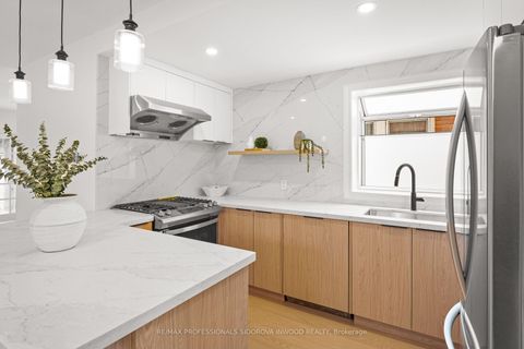 Photo 16 at 2 Ostend Avenue, Swansea, Toronto