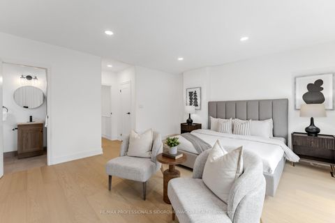 Photo 22 at 2 Ostend Avenue, Swansea, Toronto