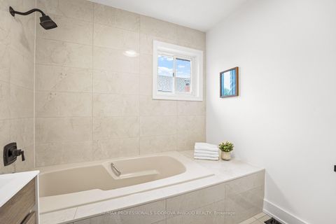 Photo 31 at 2 Ostend Avenue, Swansea, Toronto