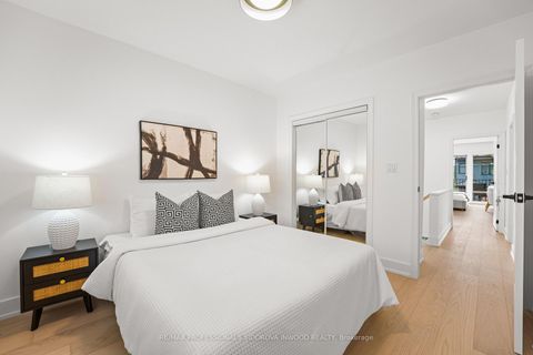 Photo 32 at 2 Ostend Avenue, Swansea, Toronto