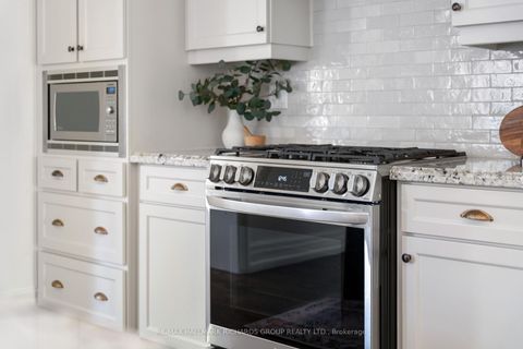 Photo 8 at 14 Cavendish Street, The Beaches, Toronto