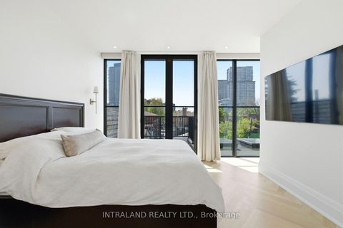 Photo 12 at 39 Chandos Avenue, Junction, Toronto