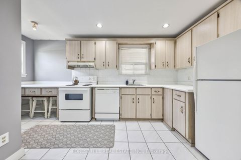 Photo 13 at 2703 Lake Shore Boulevard W, Mimico, Toronto
