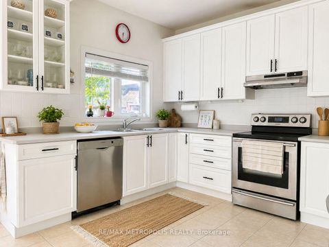 Photo 9 at 58 Lady Loretta Lane, Patterson, Vaughan