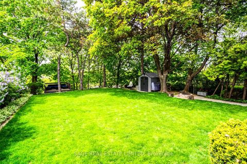 Photo 1 at 81 Decarie Circle, West Deane, Toronto