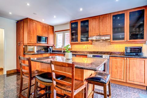Photo 15 at 81 Decarie Circle, West Deane, Toronto