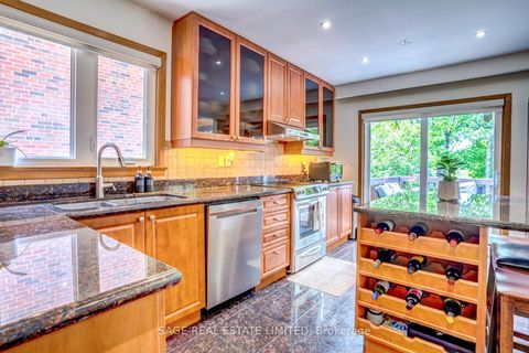 Photo 17 at 81 Decarie Circle, West Deane, Toronto