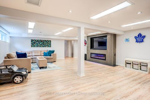 Photo 30 at 81 Decarie Circle, West Deane, Toronto