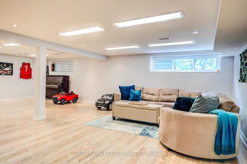 Photo 32 at 81 Decarie Circle, West Deane, Toronto
