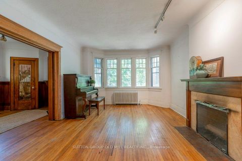 Photo 4 at 19 Biggar Avenue, Wychwood, Toronto