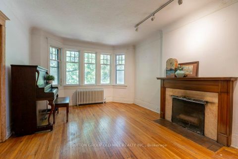 Photo 5 at 19 Biggar Avenue, Wychwood, Toronto