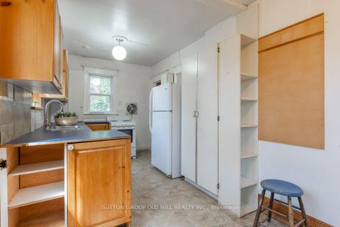 Photo 11 at 19 Biggar Avenue, Wychwood, Toronto