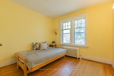 Photo 22 at 19 Biggar Avenue, Wychwood, Toronto
