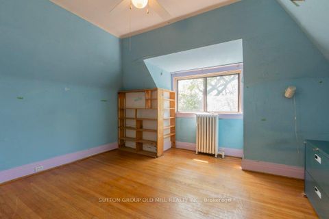 Photo 25 at 19 Biggar Avenue, Wychwood, Toronto