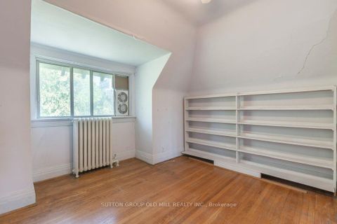 Photo 27 at 19 Biggar Avenue, Wychwood, Toronto
