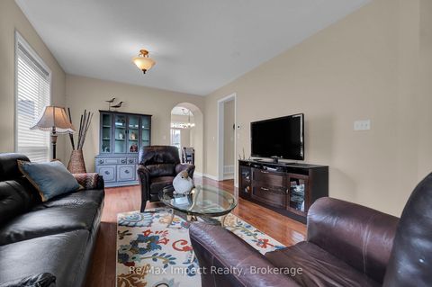 Photo 3 at 14A Hunt Street, Bowmanville, Clarington