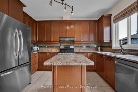 Photo 5 at 14A Hunt Street, Bowmanville, Clarington