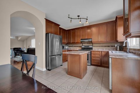 Photo 12 at 14A Hunt Street, Bowmanville, Clarington